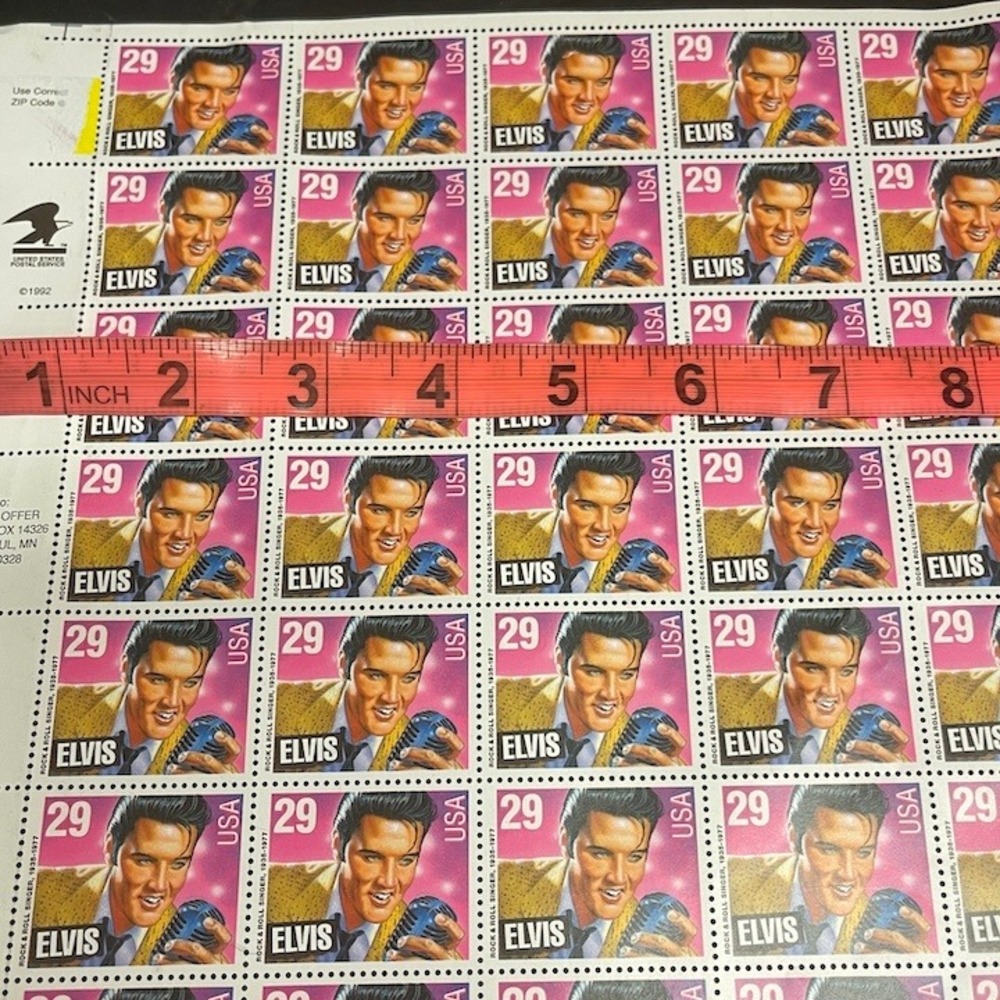 Vintage 1993 Elvis Presley USPS Commemorative Stamp Sheet Mint 40 Stamps - Picture 4 of 5